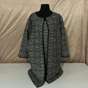 Chico's B&W Popcorn Style Tank and Jacket - Size 2 (12/4)